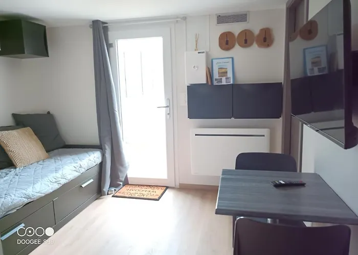 Aux Pieds De La Colline De Mousson 公寓 蓬塔穆松