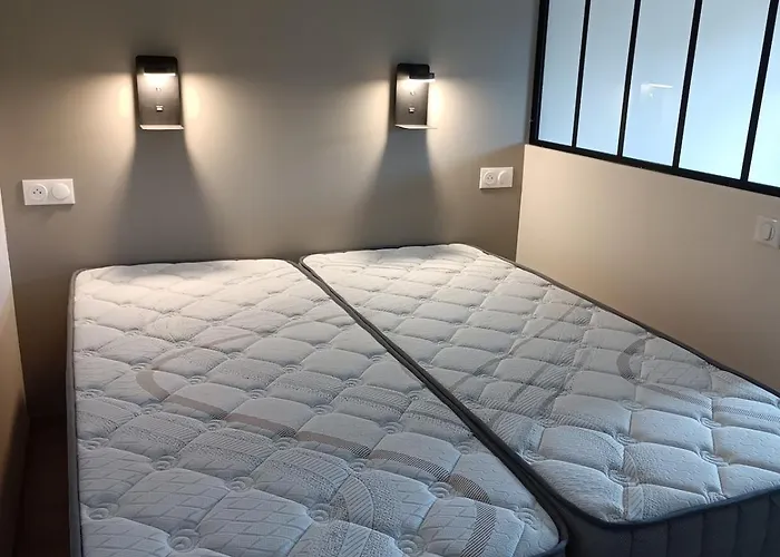 Aux Pieds De La Colline De Mousson 公寓 *