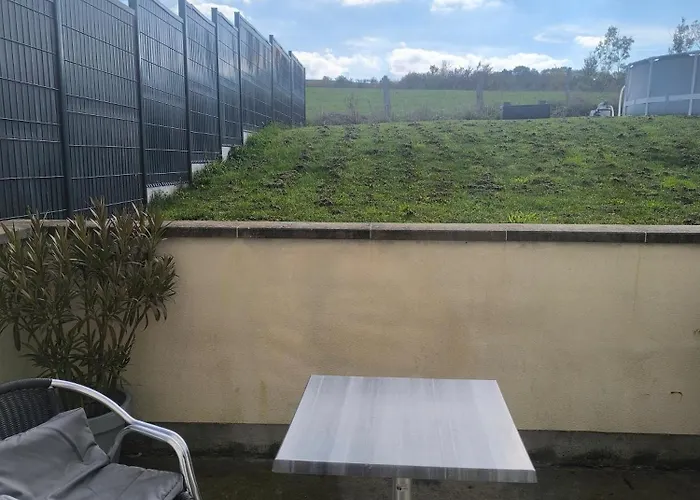 Aux Pieds De La Colline De Mousson 公寓 *